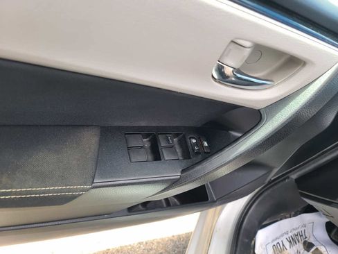 Used 2017 Toyota Corolla L image 9