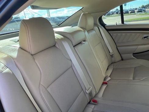 Used 2019 Ford Taurus Limited FWD image 9