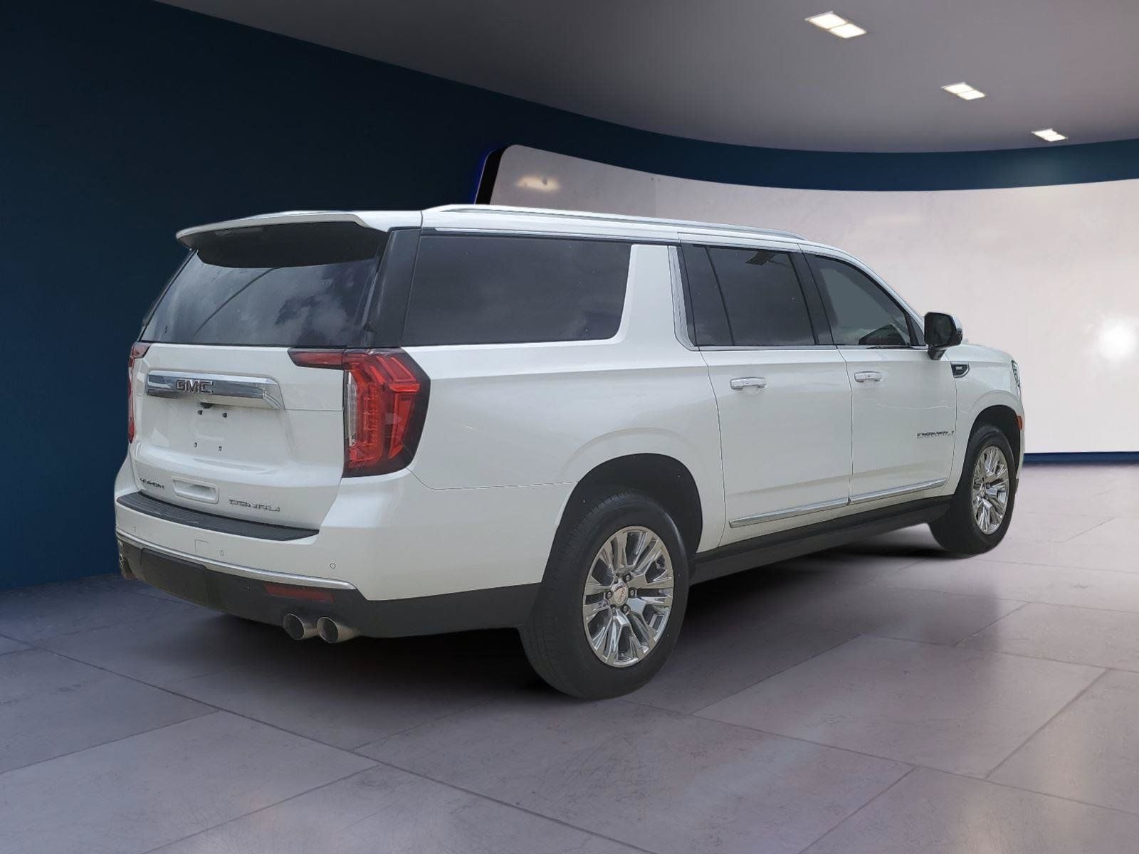 Used 2022 GMC Yukon XL Denali RWD image 5