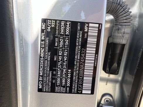Certified 2022 Mercedes-Benz GLE 450 4MATIC w/ Premium Package image 37