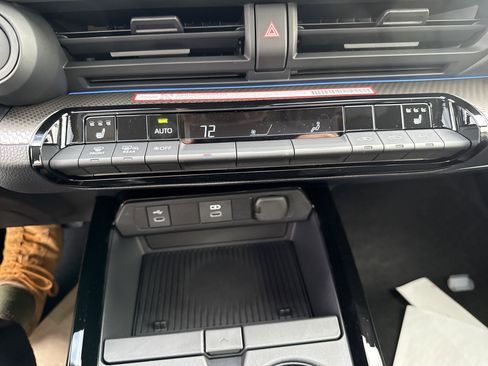 New 2026 Toyota Prius XLE image 22