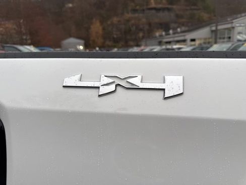 Used 2025 GMC Sierra 1500 SLT image 15