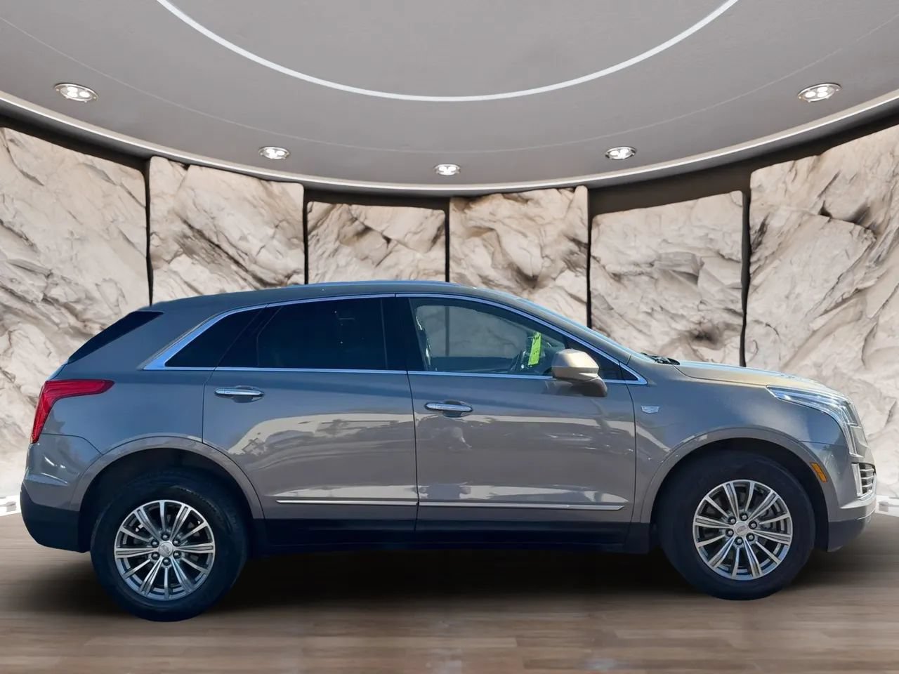 Used 2019 Cadillac XT5 Luxury AWD/4WD image 4