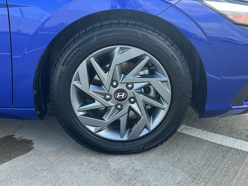 Used 2024 Hyundai Elantra SEL FWD image 15