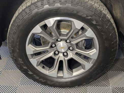 Used 2024 Chevrolet Silverado 1500 High Country image 8