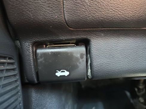 Used 2025 Nissan Kicks S FWD image 28