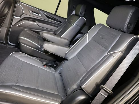 Used 2024 Cadillac Escalade Sport w/ LPO, ONYX Package image 11