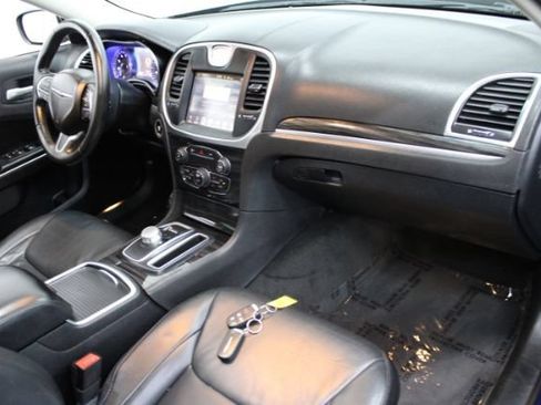 Used 2016 Chrysler 300 Limited RWD image 21