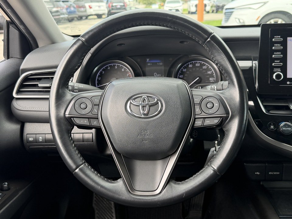 Used 2022 Toyota Camry SE FWD image 11