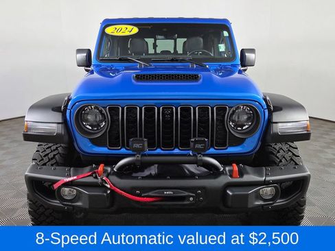 Used 2024 Jeep Gladiator Mojave w/ Technology Group AWD/4WD image 2