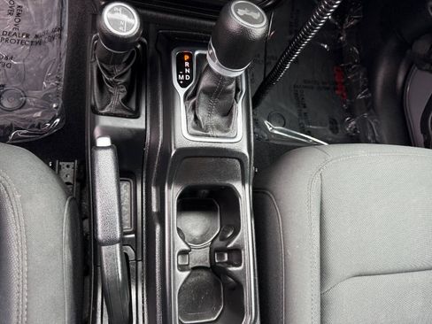 Used 2020 Jeep Wrangler Sport AWD/4WD image 45