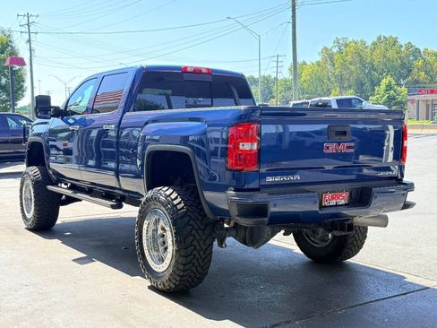 Used 2016 GMC Sierra 2500 Denali w/ Duramax Plus Package AWD/4WD image 5