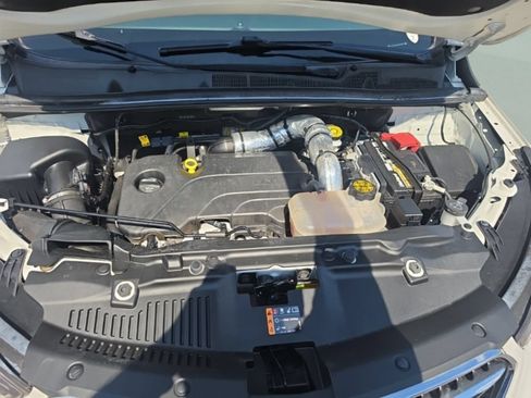Used 2022 Buick Encore Preferred FWD image 11
