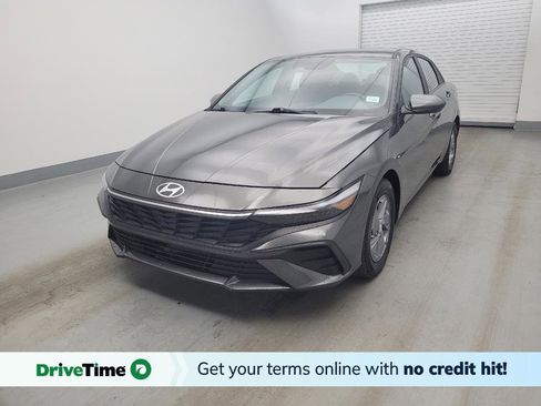 Used 2024 Hyundai Elantra SE FWD image 1
