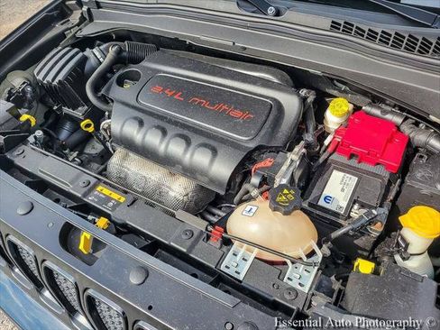 Certified 2020 Jeep Renegade Altitude FWD image 24