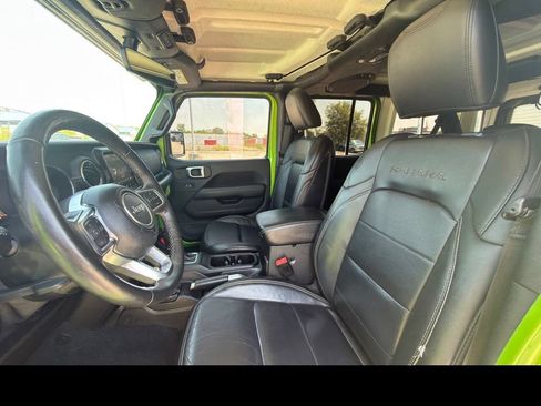Used 2019 Jeep Wrangler Unlimited Sahara AWD/4WD image 13