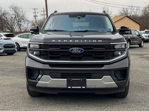 Used 2025 Ford Expedition Max Platinum image 8