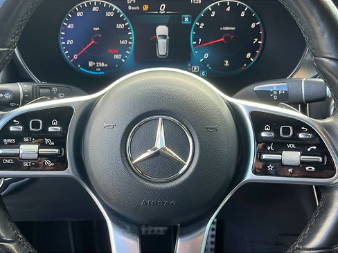 Used 2021 Mercedes-Benz GLC 300 4MATIC image 8