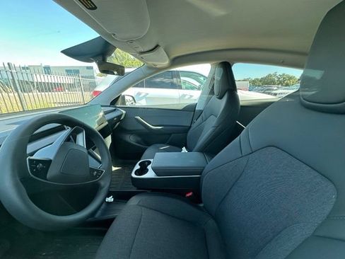 Used 2026 Tesla Model Y 2WD image 7