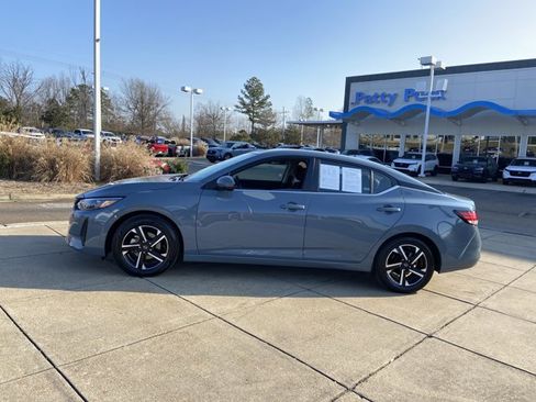 Used 2024 Nissan Sentra SV image 6