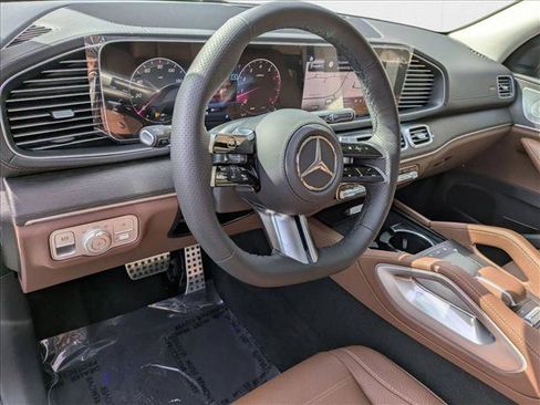 New 2026 Mercedes-Benz GLS 450 4MATIC image 9