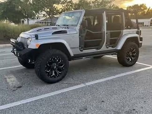 Used 2017 Jeep Wrangler Unlimited Rubicon w/ Dual Top Group AWD/4WD image 7