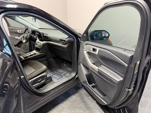 Used 2022 Ford Explorer XLT image 21