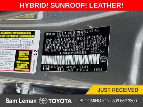 Used 2025 Toyota Camry SE image 32