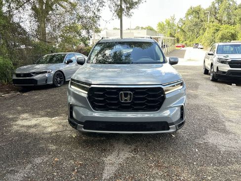 Used 2023 Honda Pilot Touring image 3