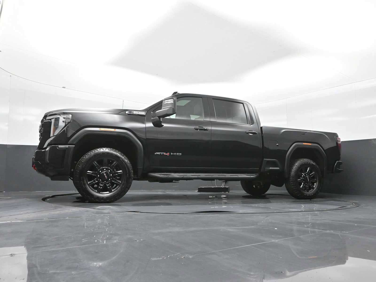 Used 2024 GMC Sierra 2500 AT4 w/ AT4 Preferred Package AWD/4WD image 33