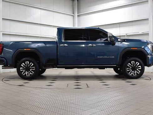 Used 2025 GMC Sierra 2500 Denali Ultimate AWD/4WD image 9