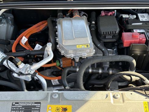 Used 2025 BMW iX xDrive50 w/ Premium Package image 13