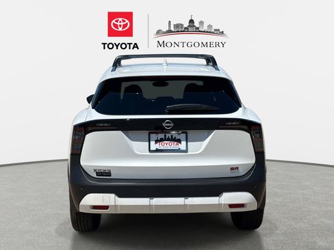 Used 2025 Nissan Kicks SR FWD image 4