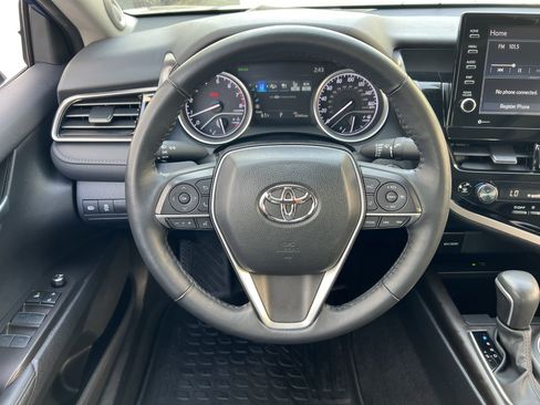 Used 2024 Toyota Camry XLE w/ Navigation Package image 26