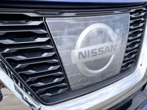 Used 2017 Nissan Rogue SL w/ SL Premium Package image 25