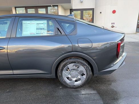 New 2025 Kia K4 FWD image 10