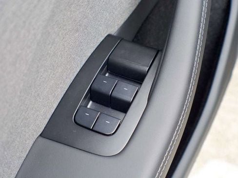 Used 2025 Tesla Model 3 RWD image 32