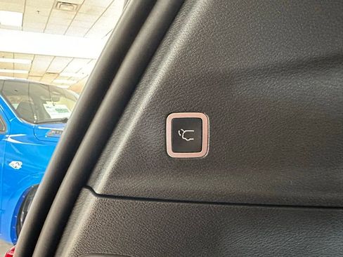 New 2026 Chrysler Pacifica Pinnacle image 16