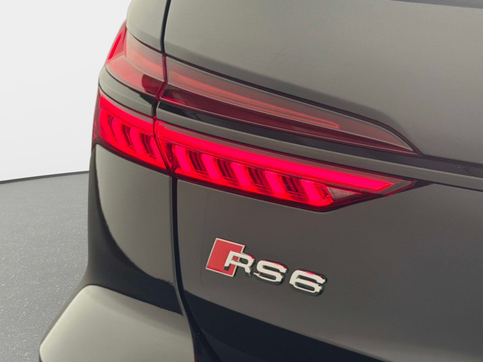 Used 2021 Audi RS 6 AWD/4WD image 16