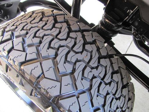 Used 2016 Toyota Tundra SR5 w/ SR5 Upgrade Package image 28