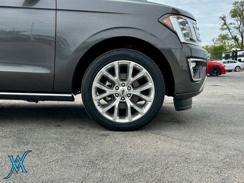 Used 2019 Ford Expedition Limited w/ Equipment Group 302A AWD/4WD image 9