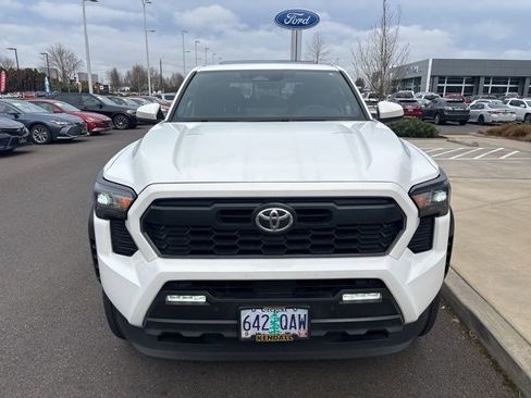 Used 2024 Toyota Tacoma TRD Off-Road w/ TRD Off Road Upgrade Package image 6