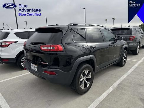 Used 2017 Jeep Cherokee Trailhawk AWD/4WD image 22