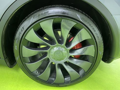 Used 2021 Tesla Model Y Performance image 15