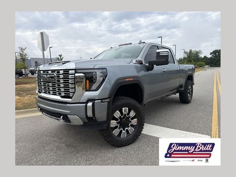 Used 2024 GMC Sierra 2500 Denali w/ Denali Reserve Package AWD/4WD image 1