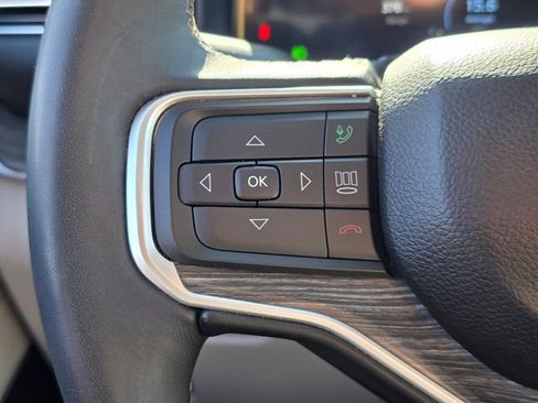 Used 2024 Jeep Wagoneer L Series II image 27