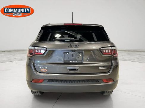 Used 2020 Jeep Compass Latitude w/ Popular Equipment Group AWD/4WD image 6