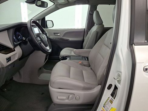 Certified 2019 Toyota Sienna XLE w/ XLE Navigation Package FWD image 3