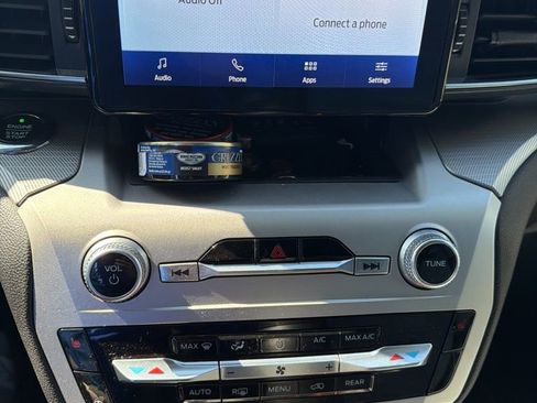 Used 2021 Ford Explorer XLT w/ Equipment Group 202A image 10