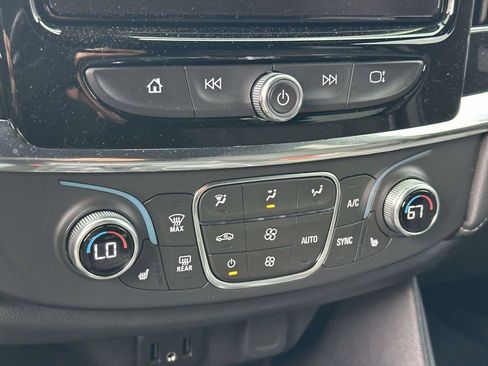 Used 2023 Chevrolet Traverse LT image 26